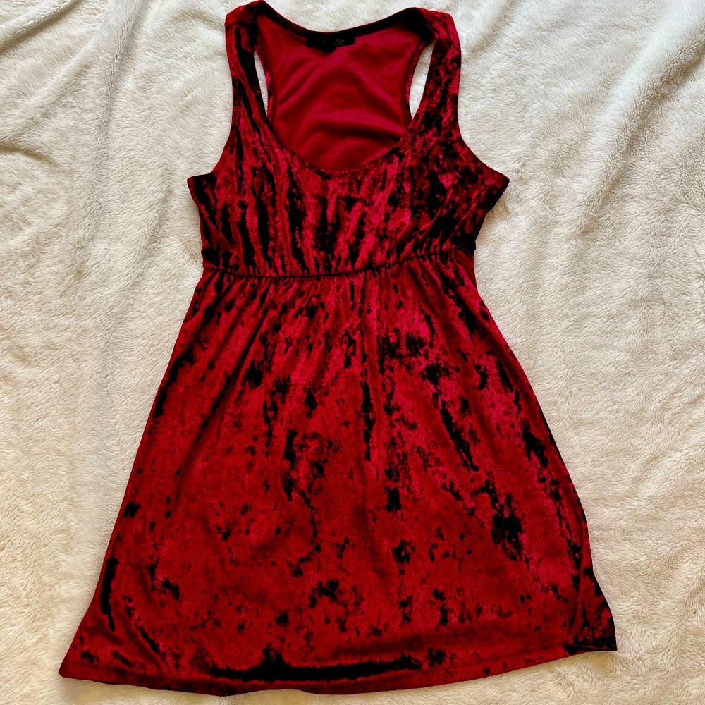 ✨Forever 21 Velvet Red Razor back Top